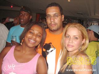 Quinta-feira a noite no Lisboa Chopp & Grill Quinta-feira a noite no Lisboa Chopp & Grill