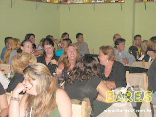 Segunda com apresentação teatral no Consulado da Cachaça Segunda com apresentação teatral no Consulado da Cachaça