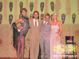 Segunda com apresentação teatral no Consulado da Cachaça Segunda com apresentação teatral no Consulado da Cachaça