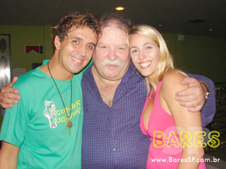 Segunda com apresentação teatral no Consulado da Cachaça Segunda com apresentação teatral no Consulado da Cachaça