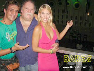 Segunda com apresentação teatral no Consulado da Cachaça Segunda com apresentação teatral no Consulado da Cachaça