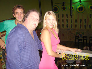 Segunda com apresentação teatral no Consulado da Cachaça Segunda com apresentação teatral no Consulado da Cachaça