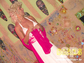 Segunda com apresentação teatral no Consulado da Cachaça Segunda com apresentação teatral no Consulado da Cachaça