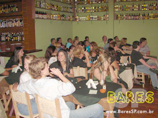 Segunda com apresentação teatral no Consulado da Cachaça Segunda com apresentação teatral no Consulado da Cachaça