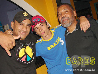 Grupos Tudo Azul e Tive Razão no Boteco do Martinho Grupos Tudo Azul e Tive Razão no Boteco do Martinho