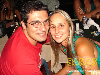 Sábado a noite no Consulado da Cachaça Sábado a noite no Consulado da Cachaça