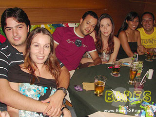 Sábado a noite no Consulado da Cachaça Sábado a noite no Consulado da Cachaça