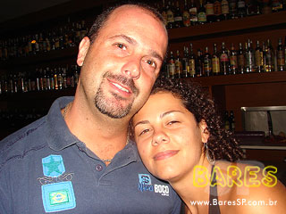 Sábado a noite no Consulado da Cachaça Sábado a noite no Consulado da Cachaça