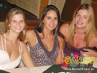 Sábado a noite no Consulado da Cachaça Sábado a noite no Consulado da Cachaça