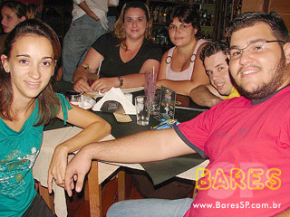 Sábado a noite no Consulado da Cachaça Sábado a noite no Consulado da Cachaça