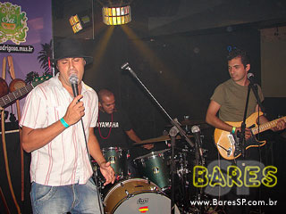 Cantor Rodrigo Sá no Mary Jane Bar Cantor Rodrigo Sá no Mary Jane Bar