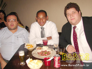 Quarta-feria a noite no Todos os Santos Bar Forneria Grill Quarta-feria a noite no Todos os Santos Bar Forneria Grill