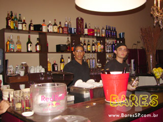 Quarta-feria a noite no Todos os Santos Bar Forneria Grill Quarta-feria a noite no Todos os Santos Bar Forneria Grill