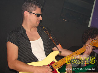 Cantor Rodrigo Sá no Mary Jane Bar Cantor Rodrigo Sá no Mary Jane Bar