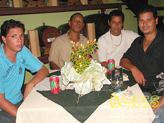 Noite de sexta no Consulado da Cachaça Noite de sexta no Consulado da Cachaça