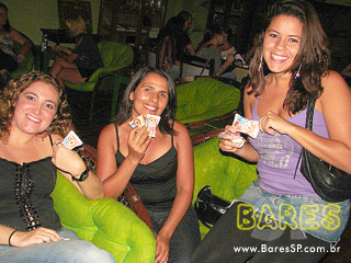 Noite de sexta no Consulado da Cachaça Noite de sexta no Consulado da Cachaça