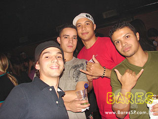 Noite de balada no Espaço Urbano Noite de balada no Espaço Urbano