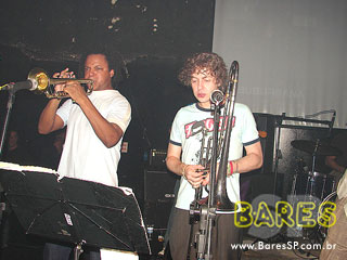 Noite de balada no Espaço Urbano Noite de balada no Espaço Urbano