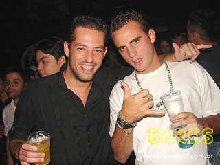 Noite de balada no Espaço Urbano Noite de balada no Espaço Urbano