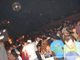 Noite de balada no Espaço Urbano Noite de balada no Espaço Urbano