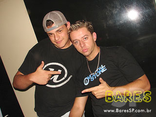 Noite de balada no Espaço Urbano Noite de balada no Espaço Urbano