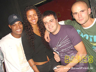 Noite de balada no Espaço Urbano Noite de balada no Espaço Urbano