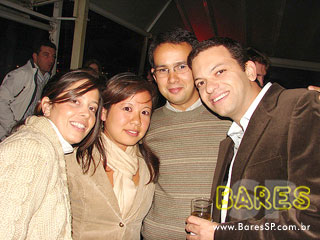 Quinta com música ao vivo no Mercearia Quinta com música ao vivo no Mercearia