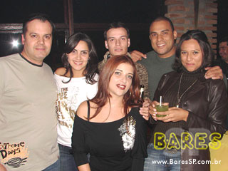 Sexta feira animada na Vogue Lounge Sexta feira animada na Vogue Lounge