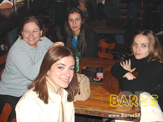 Sexta feira animada na Vogue Lounge Sexta feira animada na Vogue Lounge