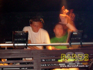 MEDiscontrolada no Bar Vivo MEDiscontrolada no Bar Vivo