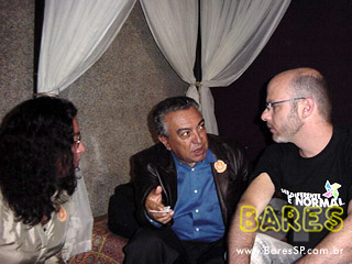 Festa Ser Diferente é Normal na Living Room Festa Ser Diferente é Normal na Living Room