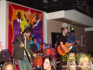 Show ao vivo no O Bar Baro Show ao vivo no O Bar Baro