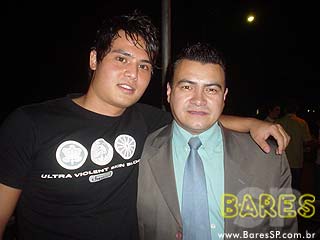 Invasão Vermelha no Bar Vivo Invasão Vermelha no Bar Vivo