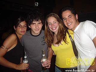 Invasão Vermelha no Bar Vivo Invasão Vermelha no Bar Vivo