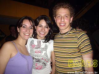 Invasão Vermelha no Bar Vivo Invasão Vermelha no Bar Vivo