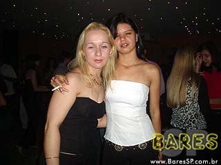 Invasão Vermelha no Bar Vivo Invasão Vermelha no Bar Vivo