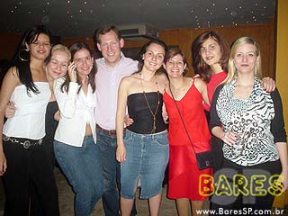 Invasão Vermelha no Bar Vivo Invasão Vermelha no Bar Vivo