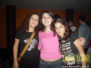 Invasão Vermelha no Bar Vivo Invasão Vermelha no Bar Vivo