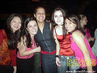 Invasão Vermelha no Bar Vivo Invasão Vermelha no Bar Vivo