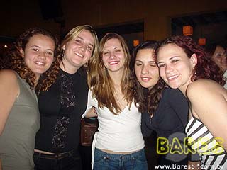 Invasão Vermelha no Bar Vivo Invasão Vermelha no Bar Vivo