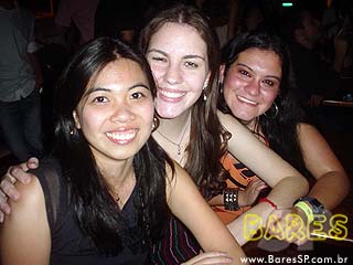 Invasão Vermelha no Bar Vivo Invasão Vermelha no Bar Vivo