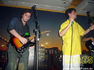 Invasão Vermelha no Bar Vivo Invasão Vermelha no Bar Vivo