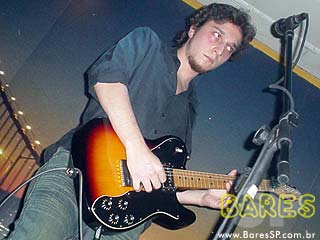 Invasão Vermelha no Bar Vivo Invasão Vermelha no Bar Vivo