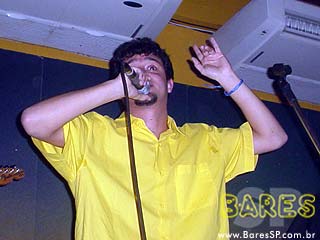 Invasão Vermelha no Bar Vivo Invasão Vermelha no Bar Vivo