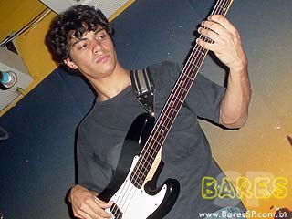 Invasão Vermelha no Bar Vivo Invasão Vermelha no Bar Vivo