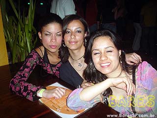 Invasão Vermelha no Bar Vivo Invasão Vermelha no Bar Vivo