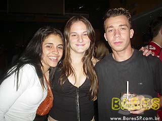 Invasão Vermelha no Bar Vivo Invasão Vermelha no Bar Vivo