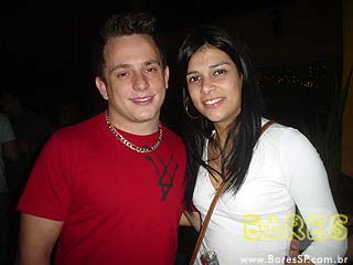 Invasão Vermelha no Bar Vivo Invasão Vermelha no Bar Vivo