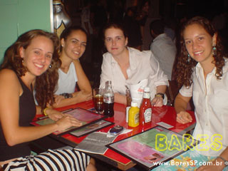 Magenta Burger Beneficente Magenta Burger Beneficente