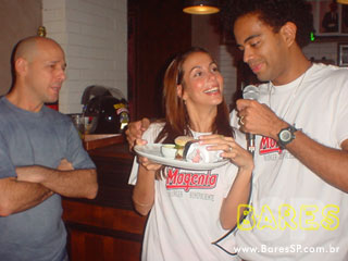 Magenta Burger Beneficente Magenta Burger Beneficente